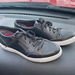 Munro Gabbie size 7 proper size perfect fit make an offer